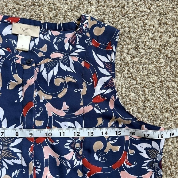 🦋 Loft Blue Red Paisley Sleeveless Button Down Blouse Small - Picture 5 of 5